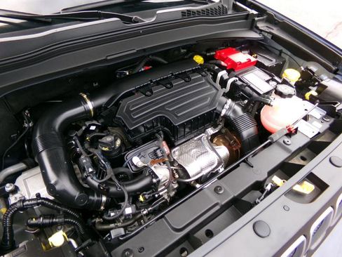 Used 2022 Jeep Renegade Latitude w/ Convenience Group image 38