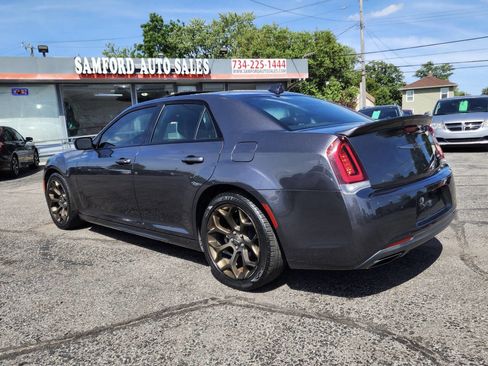 Used 2017 Chrysler 300 S w/ S Model Appearance Package RWD image 4