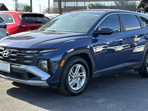 Used 2025 Hyundai Tucson SE image 4