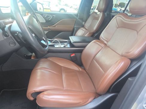 Used 2021 Lincoln Aviator Reserve w/ Equipment Group 201A AWD/4WD image 19