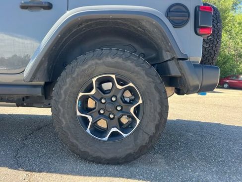 Used 2022 Jeep Wrangler Unlimited Rubicon 4xe w/ Cold Weather Group AWD/4WD image 14