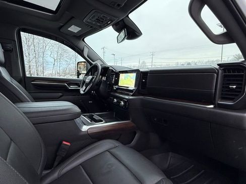 Used 2024 GMC Sierra 2500 SLT w/ SLT Premium Package image 15