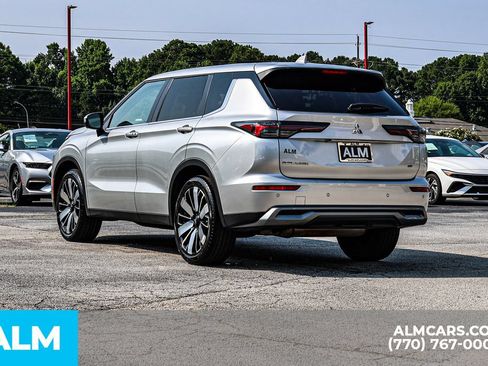 Used 2025 Mitsubishi Outlander SE FWD image 6