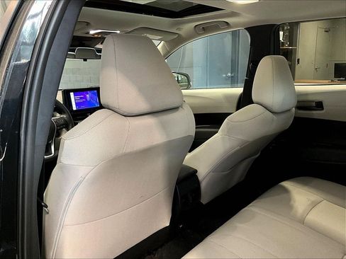 Used 2024 Toyota Corolla Cross LE w/ Moonroof Package AWD/4WD image 22