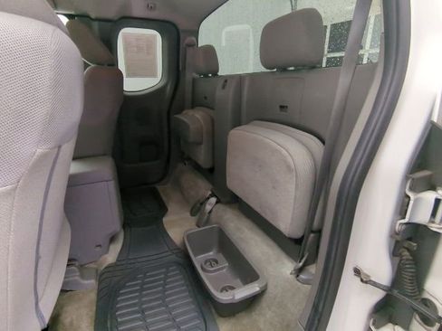 Used 2018 Nissan Frontier S image 24