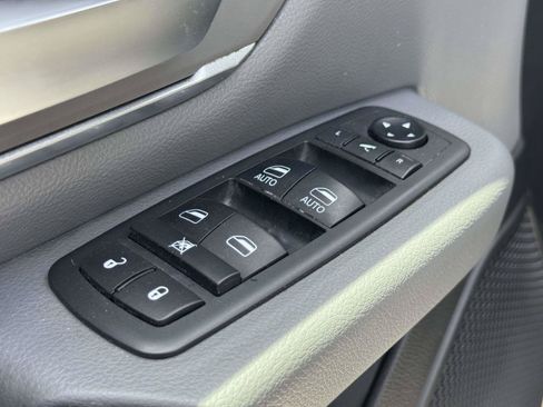 Used 2019 RAM 1500 Big Horn AWD/4WD image 17