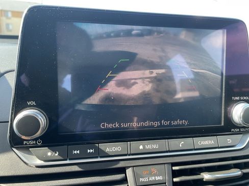 Used 2024 Nissan Altima 2.5 SV image 25