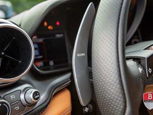 Used 2018 Ferrari GTC4Lusso T image 36