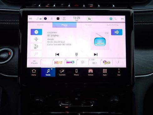 New 2025 Jeep Grand Cherokee Limited w/ MOPAR Finishing Package AWD/4WD image 21