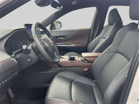 Certified 2024 Toyota Venza XLE image 17