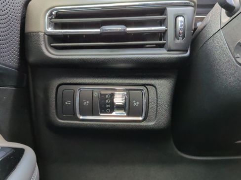 Used 2023 Lincoln Corsair FWD w/ Equipment Group 101A image 22