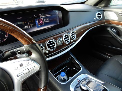 Used 2019 Mercedes-Benz S 560 4MATIC Sedan image 17