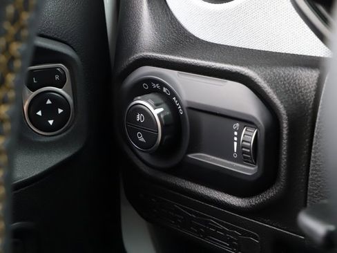 Used 2024 Jeep Gladiator Sport image 36