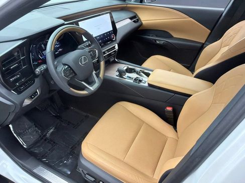 Used 2025 Lexus RX 350 Premium w/ Accessory Package AWD/4WD image 11