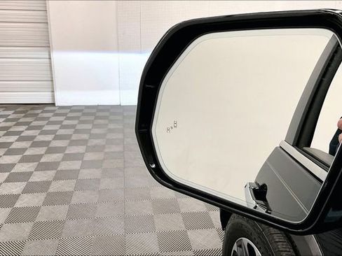 Used 2025 Toyota Tundra Limited image 30