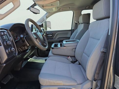 Used 2019 Chevrolet Silverado 2500 W/T AWD/4WD image 10