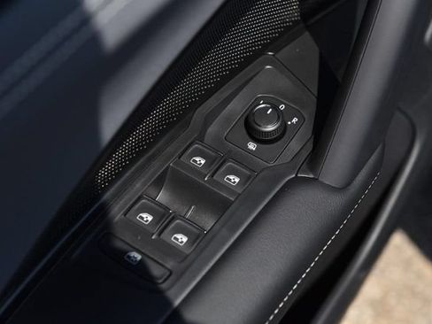 New 2026 Volkswagen Tiguan SE AWD/4WD image 8