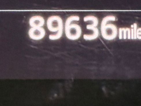 Used 2018 Toyota Camry SE w/ Accessory Appearance Package image 18