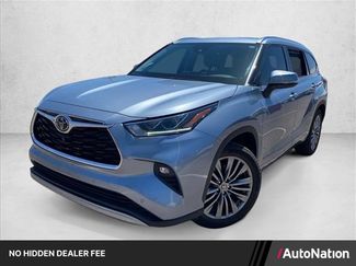 Used 2021 Toyota Highlander Platinum FWD video 1