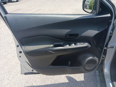 Used 2020 Nissan Kicks S FWD image 11