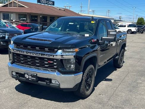Used 2021 Chevrolet Silverado 2500 LT w/ Convenience Package AWD/4WD image 3
