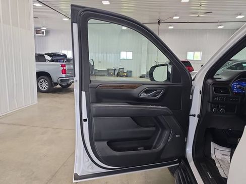Used 2023 Chevrolet Tahoe Premier AWD/4WD image 26