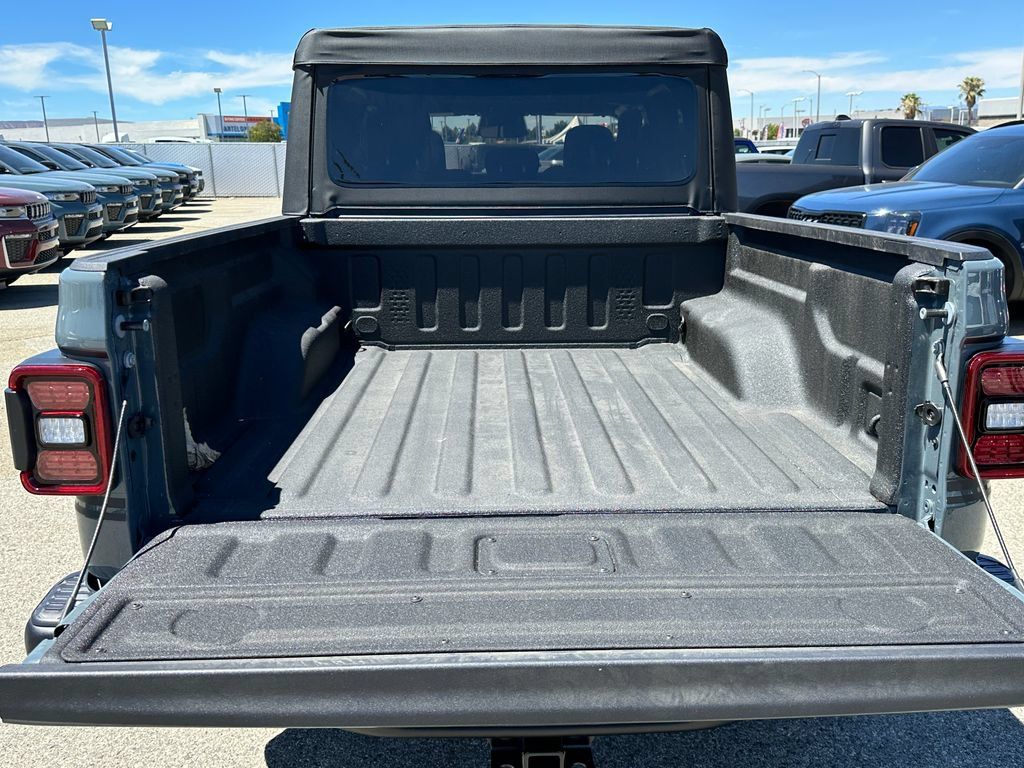 New 2026 Jeep Gladiator Rubicon AWD/4WD image 16