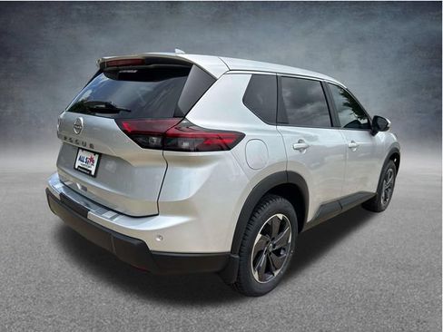 Used 2025 Nissan Rogue SV FWD image 9
