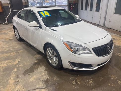 Used 2014 Buick Regal image 1