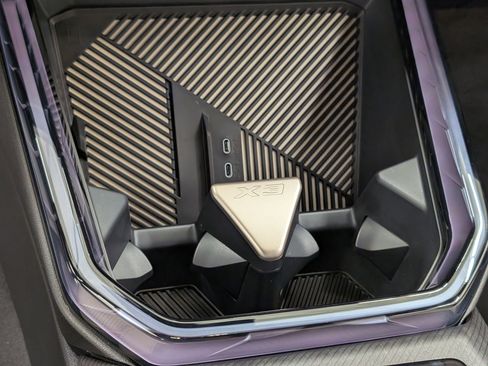 Used 2025 BMW X3 xDrive30i w/ Premium Package image 16