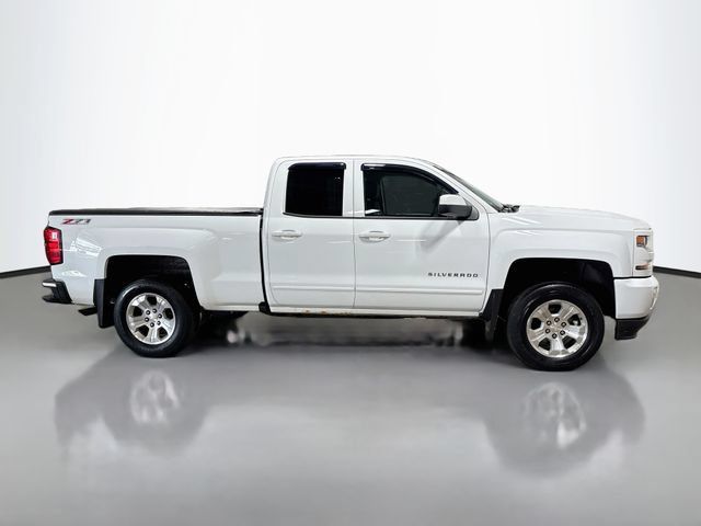 Used 2017 Chevrolet Silverado 1500 LT w/ All Star Edition AWD/4WD image 5