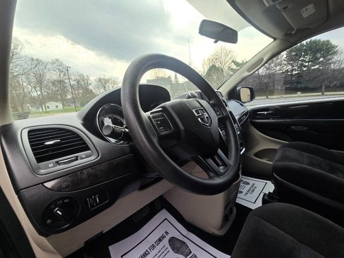 Used 2014 Dodge Grand Caravan American Value Package image 19