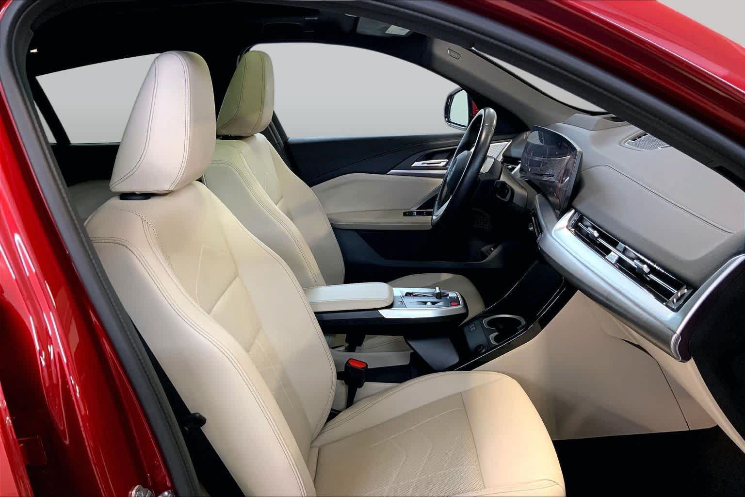 Used 2024 BMW X2 xDrive28i w/ Premium Package AWD/4WD image 8