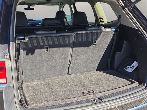 Used 2023 Volkswagen Atlas SE image 8