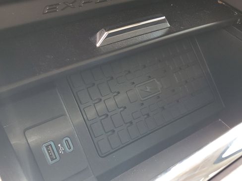 Used 2023 Ford Expedition Platinum AWD/4WD image 11