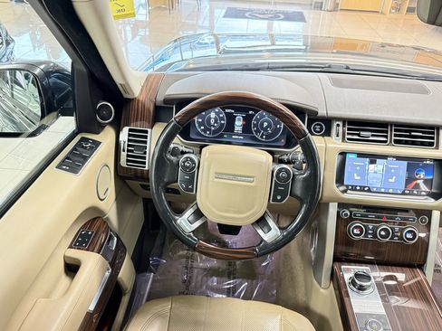 Used 2017 Land Rover Range Rover HSE image 9