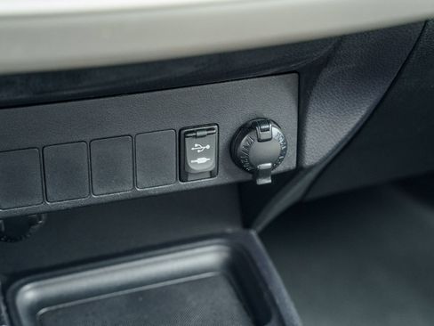 Used 2015 Toyota RAV4 LE FWD image 30