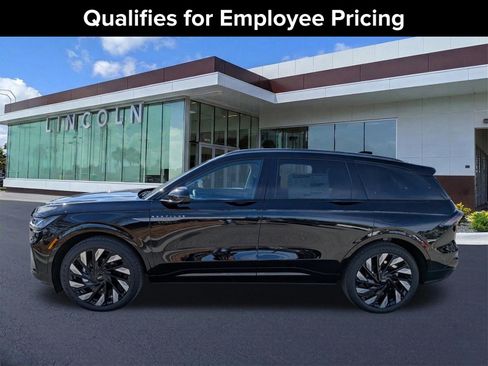 New 2026 Lincoln Nautilus Reserve w/ Jet Appearance Package AWD/4WD image 7