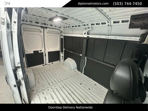 Used 2025 RAM ProMaster 2500 w/ Convenience Group image 33