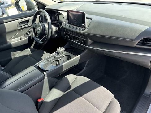Used 2024 Nissan Rogue S FWD image 12