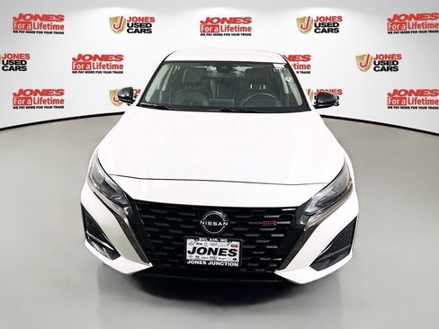 Certified 2024 Nissan Altima 2.5 SR FWD image 11