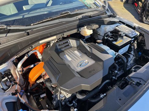 Used 2021 Hyundai Ioniq SE image 13