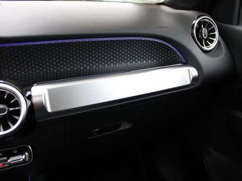 New 2026 Mercedes-Benz GLB 250 4MATIC image 31