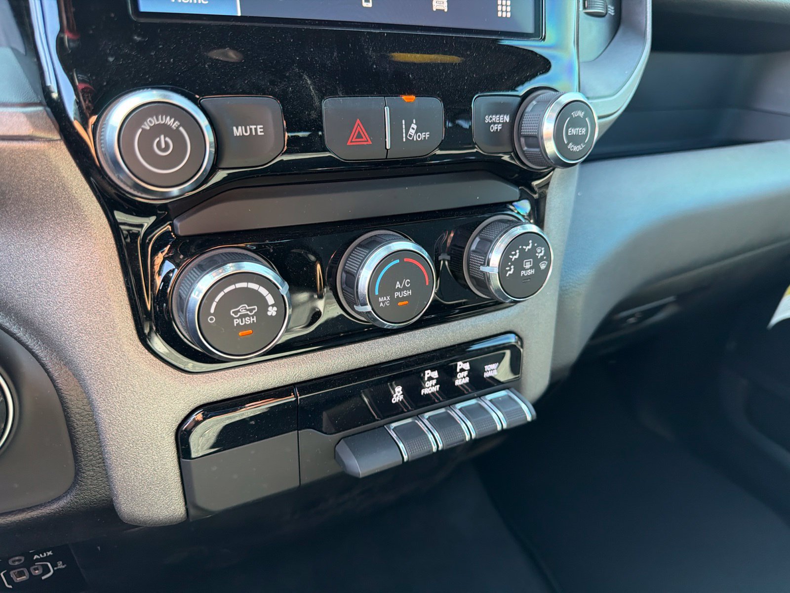 New 2026 RAM 1500 Express RWD image 23