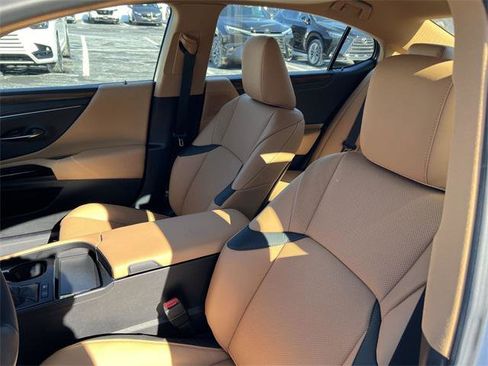 Certified 2025 Lexus ES 300h 300h image 9