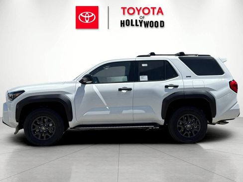 New 2026 Toyota 4Runner SR5 AWD/4WD image 9