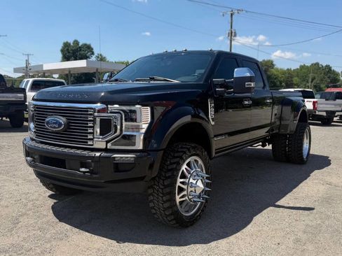 Used 2021 Ford F450 Platinum w/ FX4 Off-Road Package AWD/4WD image 3