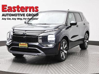 Used 2025 Mitsubishi Outlander SE