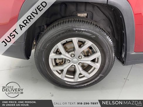 Used 2021 Jeep Grand Cherokee L Limited AWD/4WD image 13