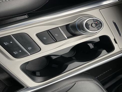 Certified 2022 Ford Explorer XLT w/ Equipment Group 202A image 34